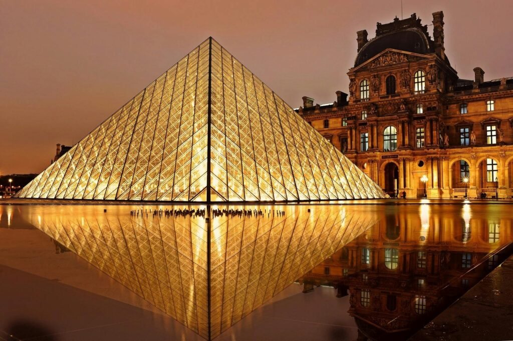 This image has an empty alt attribute; its file name is louvre-museum-1024x682.jpg